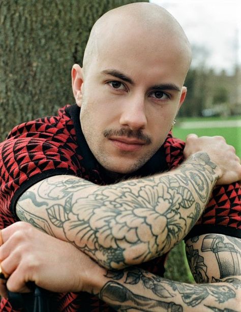 Bald Tattoo, Shaved Head Styles, Bald Person, Tattooed Men, Bald Look, Bald Men, Body Modification, Moustaches, Shaved Head