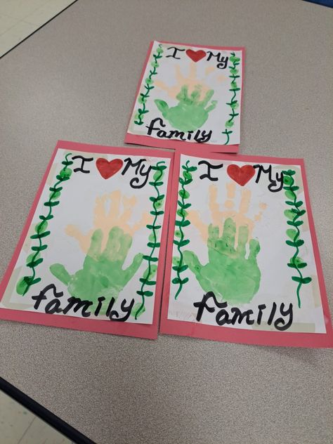 Me And My Family Craft, My Family Crafts For Infants, Family Day Art For Toddlers, My Family Infant Art, Friends And Family Toddler Crafts, Home And Family Crafts For Toddlers, Family Art Crafts Preschool, Family Infant Art, My Family Art And Craft Preschool Easy