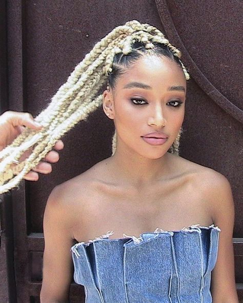 Amandla Stenberg Blonde, Ponytail Hairstyle Ideas, Lazy Girl Hairstyles, Hair Expo, Cute Prom Hairstyles, Amandla Stenberg, Bubble Ponytail, Ponytail Hairstyle, Girl Hairstyle