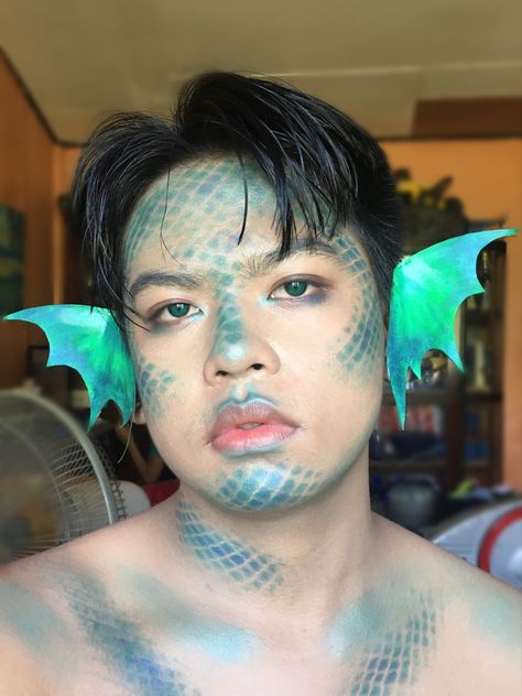 Hi guys hope yall like my photos🖤 Merman Makeup, Angel Halloween, Hi Guys, My Photos, Face Paint, Carnival Face Paint, Carnival, Angel, Halloween