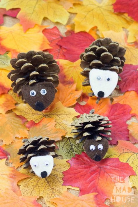 Pinecone Hedgehogs.  These cute hedgehogs are made from pinecones and felt and are a simple nature craft perfect for doing with the kids this autumn/fall Fun Fall Crafts, Easy Fall Crafts, Cones Crafts, Pine Cone Crafts, Fall Crafts For Kids, Autumn Crafts, Childrens Crafts, Fall Kids, Thanksgiving Crafts