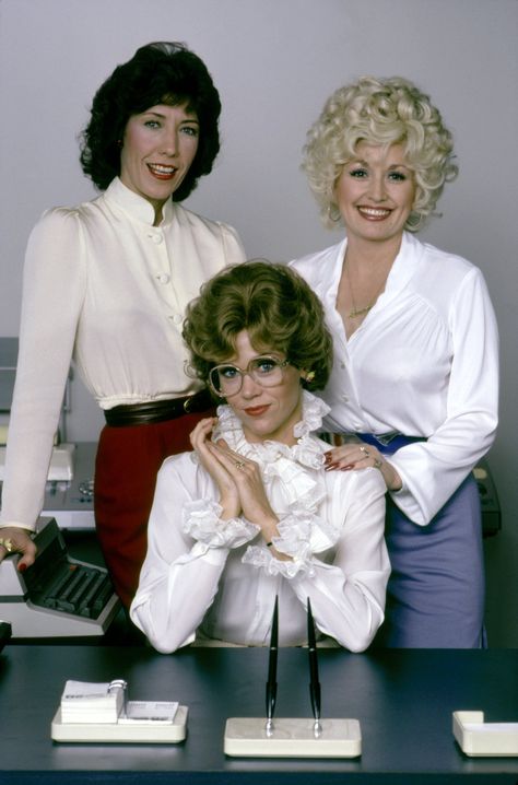 Jane Fonda With Dolly Parton and Lily Tomlin Pictures | POPSUGAR Celebrity Dolly Parton, Dolly Parton pictures, Dolly Parton quotes, dolly parton tattoo, dolly parton costume, Dolly Parton's Imagination Library, Dolly Parton 1, MsLucky Dolly-Parton, Dolly Parton Is the Best! More at: amzn.to/3024ytO Dolly Parton Costume, Dolly Parton Pictures, Lily Tomlin, Nine To Five, Robert Lee, Three Women, 9 To 5, Jane Fonda, Hello Dolly