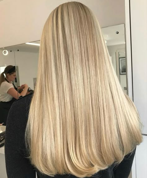 Blonde Highlights On Blonde Hair Straight, Buttery Dimensional Blonde, Blonde Long Hair Straight, Highlights Blonde Hair Straight, Blonde Hair Inspiration Straight, Blonde Hair W Red Highlights, Long Straight Hair Blonde, Warm Blonde Highlights On Blonde Hair, Baby Lights Rubio