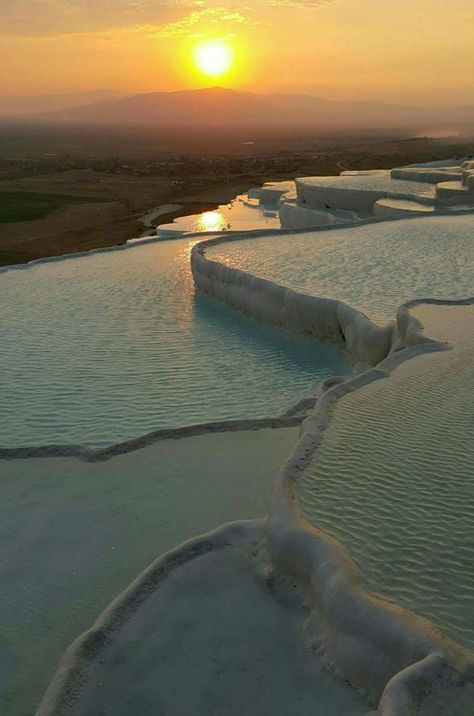 Pamukkale Travertines Cotton Castle, Pamukkale Turkey, Turkey History, Turkey Vacation, Top Places To Travel, Pamukkale, Travel Wishlist, Dream Travel Destinations, Turkey Travel