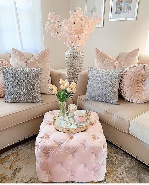 Glam Living Room, Pink Living Room, Living Room Decor Cozy, Decor Home Living Room, Living Room Decor Apartment, New Living Room, Apartment Living Room, Living Room Inspiration, Luxury Living Room