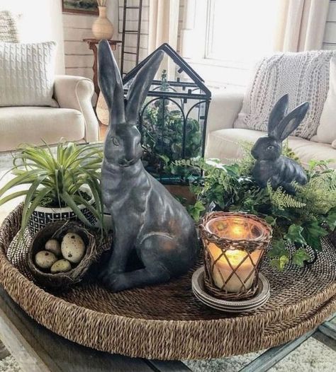 Inspirational Farmhouse Pictures Colorful Easter Table, Diy – Velikonoce, Spring Table Decor, Tafel Decor, Easter Centerpieces, Spring Table, Decor Spring, Easter Table Decorations, Easter Time