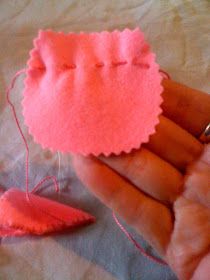 wonderfully crazy: spring maidens peg doll tutorial Felt Play Mat, The Swap, Wood Peg Dolls, Peg People, Clothespin Dolls, Felt Pattern, Peg Doll, Miniature Crafts, Doll Tutorial