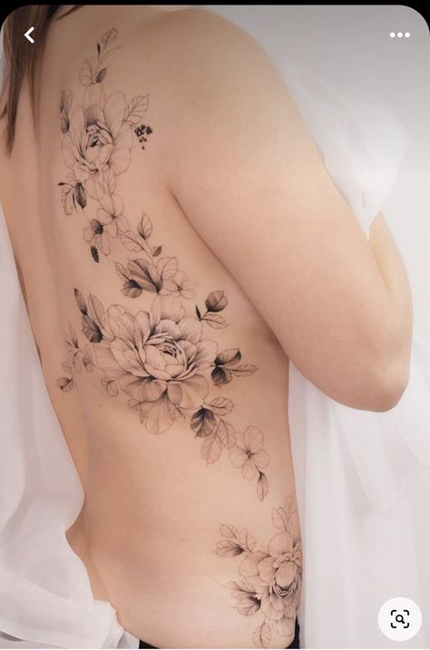 Rib Tattoos For Women, Girl Back Tattoos, Tattoos For Women Flowers, Hip Tattoos Women, Inspiration Tattoos, Delicate Tattoo, Shoulder Tattoos For Women, Elegant Tattoos, Rib Tattoo