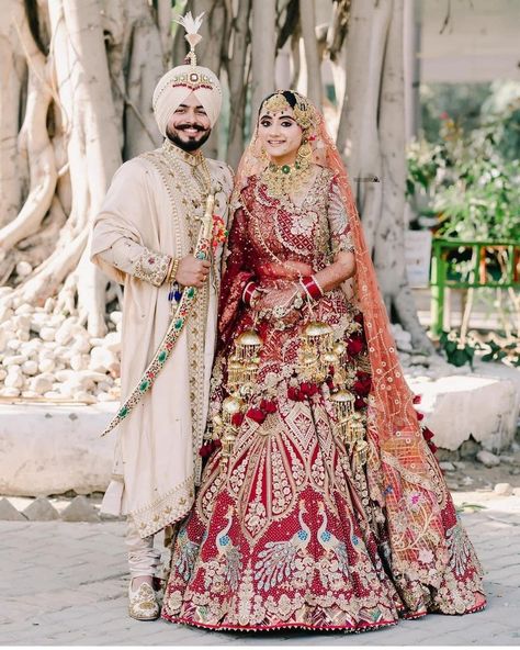 Sikh Wedding Suits Punjabi Bride, Anand Karaj Suit Bride, Punjabi Bride Suit, Punjabi Bridal Lengha, Indian Bridal Wear Red, Latest Bridal Lehenga Designs, Punjabi Wedding Couple, Best Indian Wedding Dresses, Bridal Suit