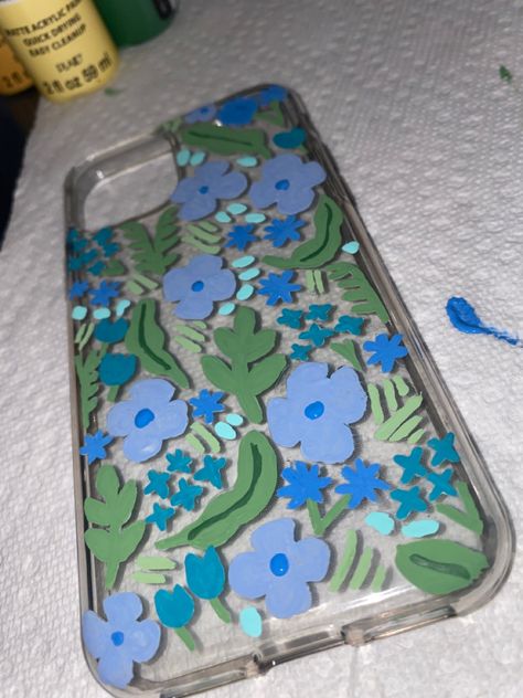 Painted Phone Case Diy Acrylic, Phone Case Painting Ideas Acrylic, Painted Phone Case, Case Painting, Phone Case Diy Paint, Diy Phone Case Design, Acrylic Painting Diy, Acrylic Phone, Case Ideas