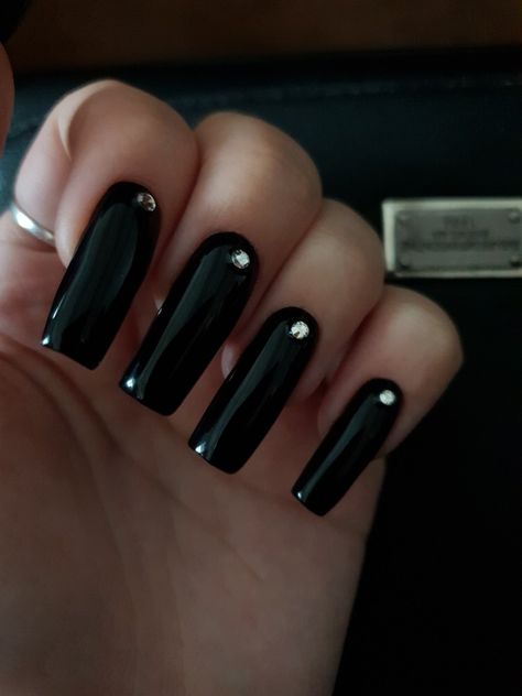 Quinceanera Nails, Black Acrylic Nails, Goth Nails, Gel Nails Diy, Grunge Nails, Classy Acrylic Nails, Acrylic Nails Coffin Pink, Black Nail, Gem Nails