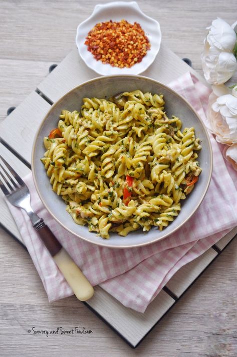 Chicken & Veggie Pasta – Savory&SweetFood Chicken Veggie Pasta, Perfect Carrot Cake, Fusilli Recipes, Curly Pasta, Veggies And Chicken, Indian Flat Bread, Sandwich Wraps, Veggie Pasta, Instagram Image