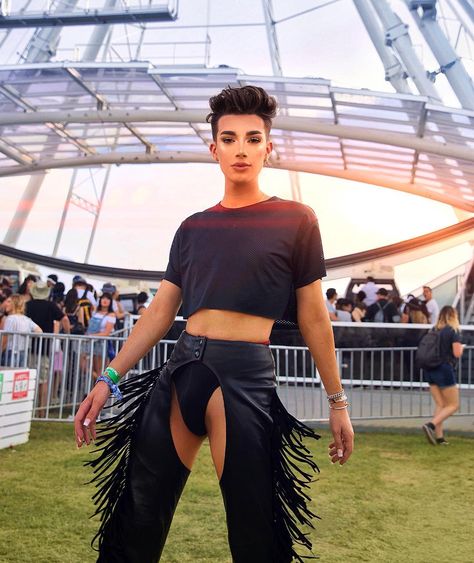 DAY 3 🍑☀️ this weekend was absolutely incredible. i went to coachella and was able to bring 6 of my closest friends to celebrate with me,… James Charles Coachella 2019, James Charles Coachella Outfit, James Charles Coachella, James Charles Outfits, Coachella 2019 Outfits, Cochella Outfits, Coachella Looks, Coachella 2019, Charles James