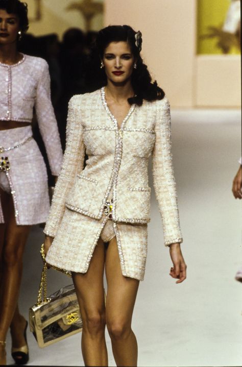 Chanel Spring 1995 Ready-to-Wear Fashion Show Collection: See the complete Chanel Spring 1995 Ready-to-Wear collection. Look 64 Chanel 1995 Spring, Chanel Spring 1995, Bedazzled Bra, Chanel Blazer, Golden Moments, Colorful Jacket, High Waisted Skirts, Stephanie Seymour, Chanel Runway