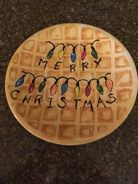 Stranger things Eggo waffle Christmas lights plate Waffle Christmas, Eggo Waffle, Stranger Things Lights, Stranger Things Christmas, Color Me Mine, Clay Plates, Cd Crafts, Paint Your Own Pottery, Cd Art