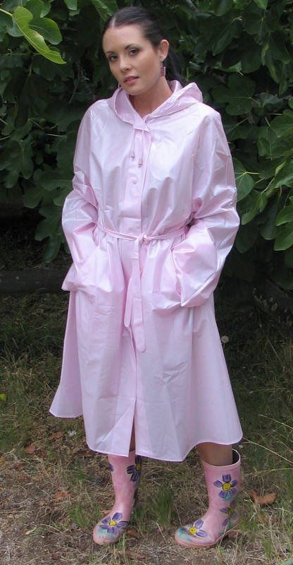 Cheap Raincoats, Rain Fashion, Pink Raincoat, Rainwear Girl, Rubber Raincoats, Rainwear Fashion, Vinyl Raincoat, Plastic Raincoat, Vinyl Clothing