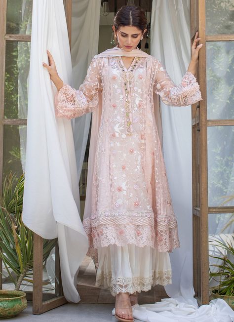 Saira Rizwan Farah Talib Aziz, Embellished Shirt, Pakistani Dresses Casual, Pakistani Fashion Party Wear, Desi Clothes, Simple Pakistani Dresses, Pakistani Dress Design, Stylish Dress Designs, Designer Dresses Indian