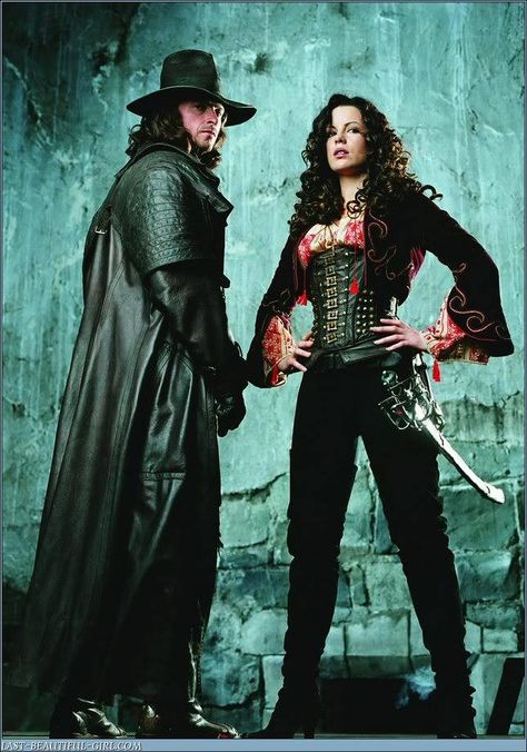 Van Helsing and Princess Anna Valerious Anna Valerious, Human Centipede, Van Helsing, Vampire Movies, Vampire Academy, Movie Costumes, Kate Beckinsale, Hugh Jackman, Film Serie