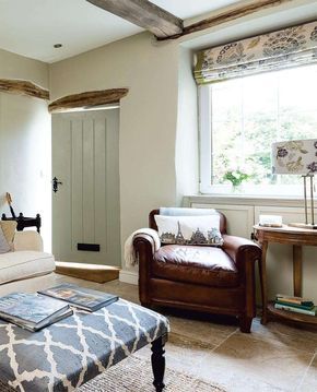 Small Country Cottage, Small Cottage Interiors, Country Cottage Living Room, Cottage Lounge, Country Style Living Room, Country Cottages, Modern Country Style, Country Cottage Decor, Cosy Living