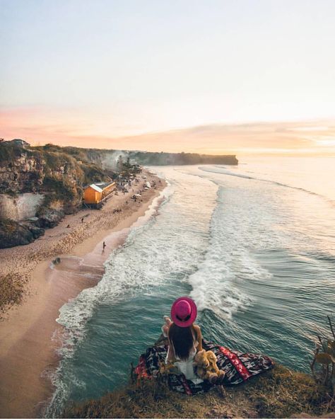 7,953 Likes, 169 Comments - Hélène🇫🇷 ╳ Girlsborntotravel 🌍 (@girlsborntotravel) on Instagram: “↠« Wherever you go becomes a part of you somehow ». 📍Balangan Beach, Indonesia. (📸 : @nie.marcello…” Chill Spot, Bali Bucket List, Voyage Bali, Uk Beaches, Bali Vacation, Beach Bali, Eco Travel, Bali Island, Beaches In The World