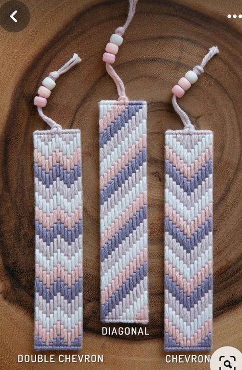 Canvas Bag Diy, Bargello Needlepoint, Plastic Canvas Stitches, Beadwork Bracelet, Bookmark Craft, Plastic Canvas Patterns Free, Needlepoint Stitches, Cross Stitch Bookmarks, Needlepoint Patterns