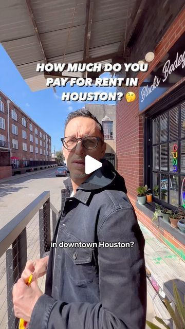 HOUSTON APARTMENTS FOR RENT on Instagram: "Downtown Houston Apartment Loft Tour 
1380 sqft ▶ $2,000
Curator / Property Manager @i_am_the_are @dakota_lofts_htx 
•
•
•
#houstonapartments #houston #fancyapartments #apartmenttour #howmuchdoyoupayforrent" Poor Apartment Aesthetic, Poor Apartment, Warehouse Loft Apartment, Houston Apartment, Warehouse Loft, Apartment Loft, Property Manager, Downtown Houston, Apartment Tour