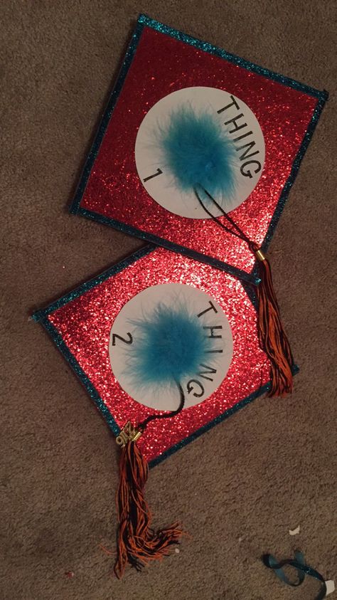 Graduation Caps Best Friends Cute Ideas, Twin Graduation Caps, Dr Seuss Graduation Cap, Matching Caps For Graduation, Matching Grad Caps, Matching Graduation Caps, High School Graduation Cap Designs, Graduation Diy Decorations, Twin Art