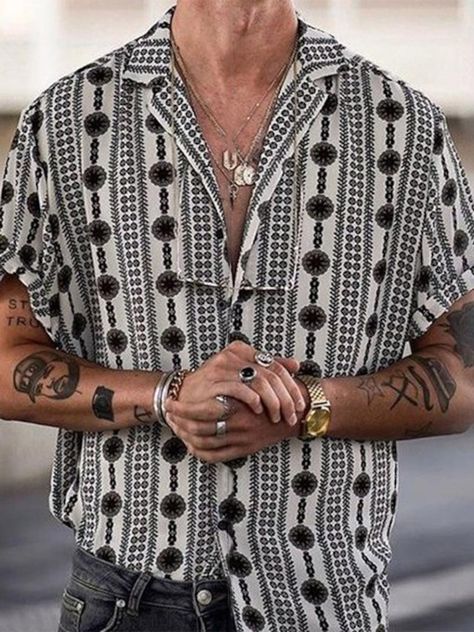 Hawaiian Men, Streetwear Mode, Mens Button Up, Print Crop Tops, Fashion Streetwear, Beach Shirts, Mens Clothing, Short Sleeve Button, Blouse Styles