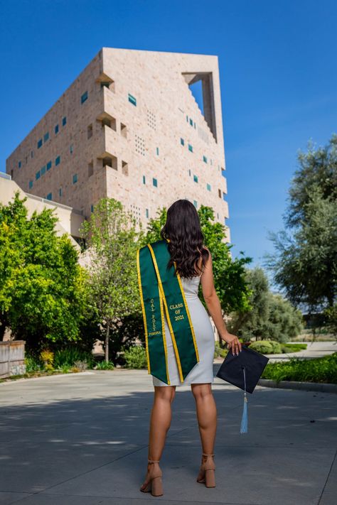 Cal Poly Pomona Graduation Pictures, Cal Poly Pomona, Grad Poses, Graduation Pic Ideas, Graduation Pic, College Graduation Pictures Poses, Girl Graduation, Grad Photography, Grad Pictures