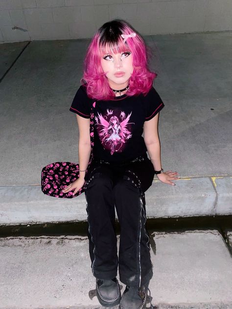 Colourful Goth Outfit, Pink And Black Alt Outfit, Black And Pink Aesthetic Outfit, Pink Alt Outfits, Pink Hair Outfits, Pink Emo Outfits, Pink Goth Outfits, Pink Mall Goth, Pink Punk Aesthetic