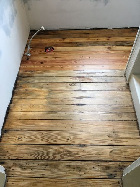 Diy Wood Filler, Western House Ideas, 1890 House, Antique Wood Floors, Staining Wood Floors, Wood Floor Repair, Pine Wood Flooring, Diy Wood Floors, Heart Pine Flooring