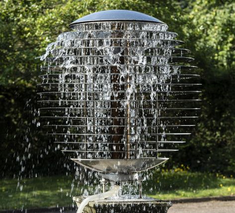 Water Sculpture Fountain, Steel Water Feature, Sculpture Water, Sculpture Fountain, Water Sculpture, Water Curtain, Diy Fountain, Waterfall Design, Water Fall