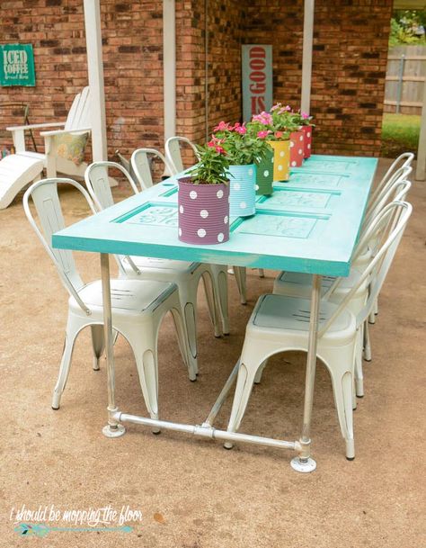 Old Door Tables, Door Dining Table, Mopping The Floor, Door Table, Decorating Ideas On A Budget, Cool Tables, Patio Decorating Ideas On A Budget, Patio Decorating Ideas, Old Door