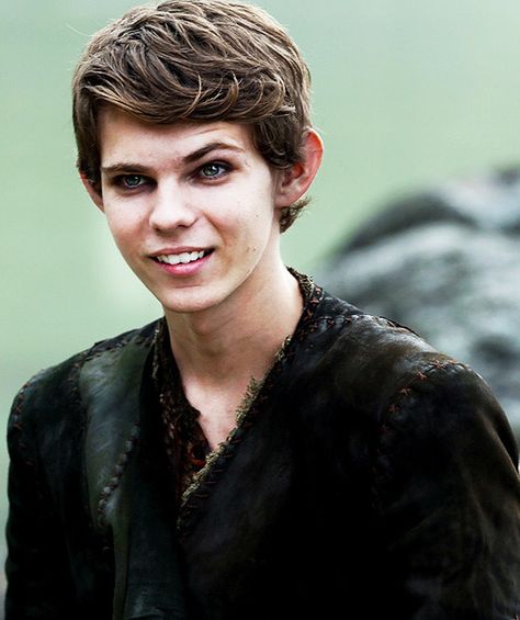 Robbie Kay as Peter Pan in Once Upon A Time. Once Upon A Time, Peter Pan, Hair, Black