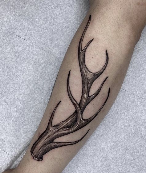 Antler Arm Tattoo, Deer Antler Chest Tattoo, Elk Antlers Tattoo, Wild Turkey Tattoo, Deer Antler Tattoos Men, Stag Antler Tattoo, Simple Antler Tattoo, Antler Collar Bone Tattoo, Antler Tattoo Design