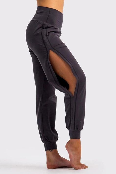 Wander Pant - Namastetics Vestiti In Jeans, Yoga Attire, Black Athleisure, Athleisure Pants, Summer Lounge, Yoga Style, All Who Wander, Yoga Pants Outfit, Vogue Patterns