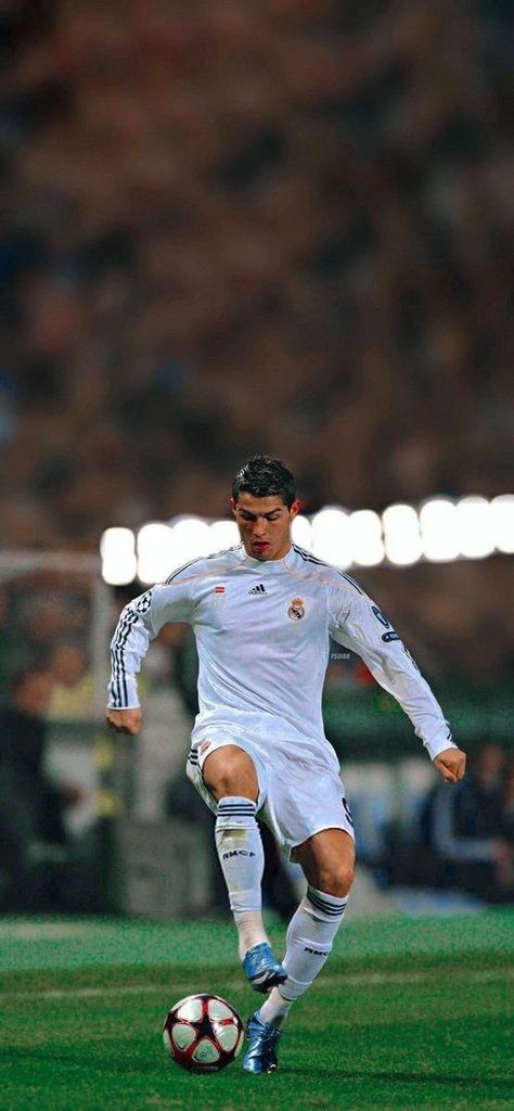 Ronaldo Ios 16 Wallpaper, Cristiano Ronaldo Wallpaper 4k Ultra Hd, Cristiano Ronaldo Number, Ronaldo Number, Real Madrid Ronaldo, Ronaldo Madrid, Cristiano Ronaldo Hd Wallpapers, Ronaldo Photos, Cristiano Ronaldo Real Madrid