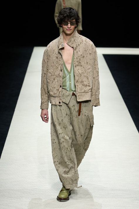 Emporio Armani Spring 2025 Menswear Fashion Show | Vogue Suede Suit, Armani Collection, Mens Fashion Inspiration, Menswear Fashion Show, Menswear Fashion, Menswear Collection, Men's Knit, Armani Men, Knit Fashion