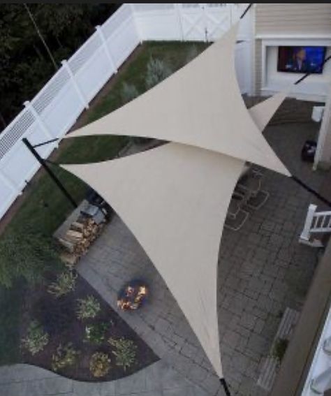 Outdoor Patio Shades, Shade Sail Installation, Deck Shade, Triangle Shade Sail, Pool Shade, Shade Sails, Pergola Garden, Diy Shades, Casa Country