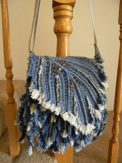 Denim Repurpose, Tas Denim, Recyceltes Denim, Jean Purses, Diy Sac, Blue Jeans Crafts, Bag Clothes, Denim Art, Denim Handbags