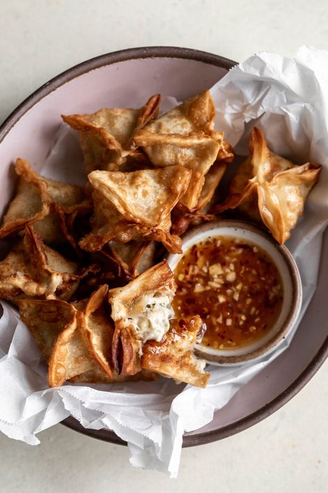 Crab Rangoons with Orange Sweet Chili Sauce - Cooking with Cocktail Rings Sushi Stack, Crab Meat Salad, Chili Dipping Sauce, California Roll Sushi, Crab Rangoons, Sweet Chili Dipping Sauce, Crab Rangoon Recipe, Crispy Wonton, Creamy Crab