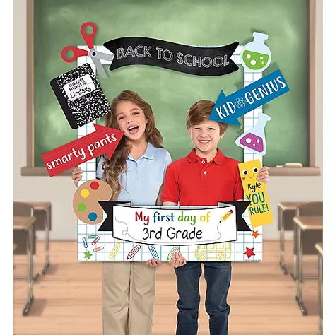 First Days Of Kindergarten Activities, Back To School Photo Booth, School Photo Frames, Graduation Photo Frame, First Day Of School Pictures, Back To School Pictures, School Frame, Cardboard Frame, Back To School Party