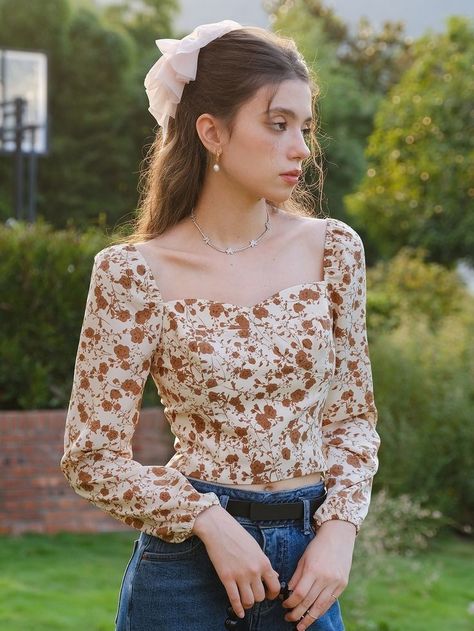 Floral Tops For Women Casual, Floral Print Tops For Women, Korean Tops Blouse, Trendy Tops For Women Casual, Floral Tops For Women, Classy Shirts, Floral Blouse Outfit, Printed Top Outfit, Floral Shirt Outfit