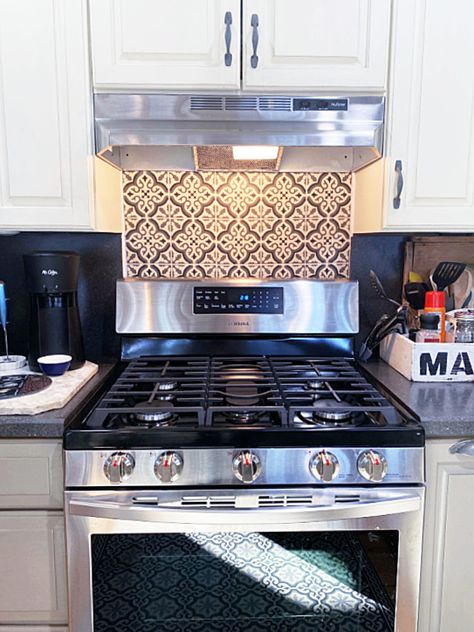 Oven Backsplash Accent, Backsplash Behind Stove Only, Tile Behind Stove, Leftover Tile, Tile Accent Wall, How To Tile, Freestanding Stove, Stove Backsplash, Accent Backsplash