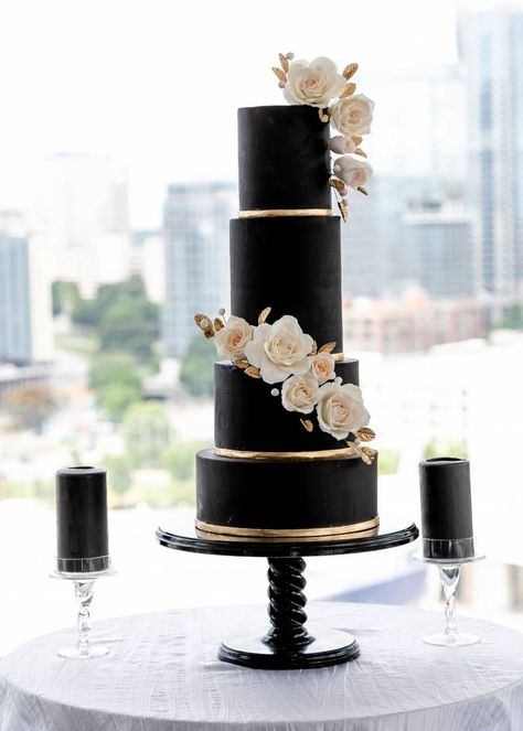 White Elegant Wedding Cake, Black And White Elegant Wedding, White And Gold Wedding Cake, Black And White Wedding Cake, Atlanta Skyline, New Years Wedding, Black Gold Wedding, Black Wedding Cakes, Elegant Birthday Cakes