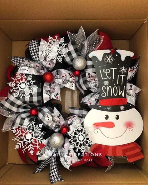 Winter Wreaths For Front Door, Door Snowman, Wreaths For Front Door Diy, Winter Swag, Winter Wreath Diy, Christmas Decorations Diy Crafts, Holiday Wreaths Diy, Easy Diy Wreaths, Christmas Craft Fair