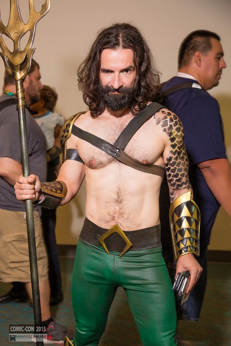 Aqua Man Cosplay from San Diego Comic Con 2015 Aqua Man Costume, Aquaman Costume, Aquaman Cosplay, Aqua Man, Man Cosplay, Justice League Dark, Geek Clothes, Mermaid Halloween, Male Cosplay