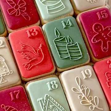 617K views · 36K likes | Little Biskut // Jess on Instagram: "FREE SHIPPING for customers based in AUS, NZ, UK and USA when ordering the Holly Jolly Advent set from @customcookiecutters (Worldwide shipping available) • Cookie Advent Calendar. The most delicious way to countdown the days till Christmas! We have created this stamp and cutter to help make creating your own cookie advent calendars super easy! • Designed to work best with a 5 color palette, each acrylic plate has 5 designs and the numbers grouped so each plate will work for one individual color. Our specially designed 5 part multi-cutter will make quick work of cutting your 5 designs as well as your cookie dough! • Be sure to follow so you don’t miss and our our holiday baking inspo! FREE SHIPPING 📫 For customers based in A Baking Advent Calendar, Cookie Advent Calendar Packaging, Cookie Advent Calendar Diy, Christmas Cookie Advent Calendar, Advent Calendar Cookies, Advent Cookies, Cookie Advent Calendar, 5 Color Palette, Days Till Christmas