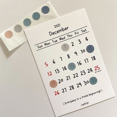 2021 Mini Polaroid Calendar on Behance Polaroid Calendar, Mini Polaroid, 달력 디자인, Good Things In Life, Bullet Journal Paper, Seni Dan Kraf, Diy Calendar, Mini Calendars, Art Journal Therapy