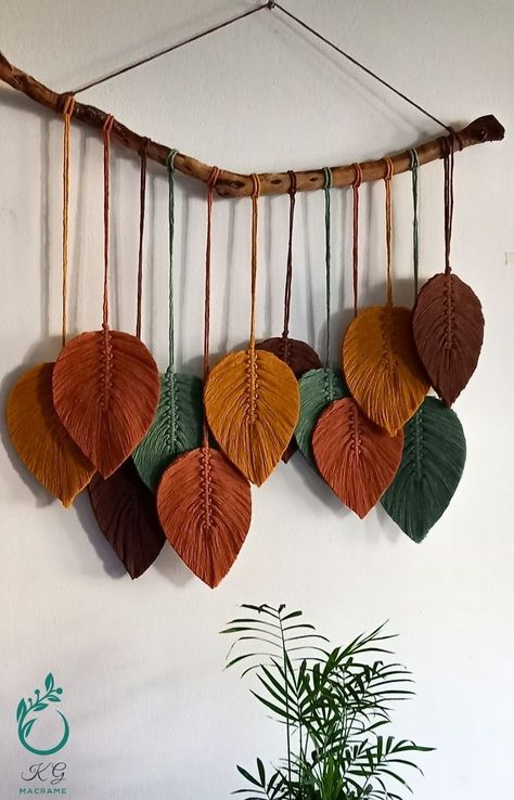 Colored Macrame Plant Hanger, Autumn Macrame Ideas, Apartment Decorating On A Budget Boho, Home Made Lamps, Boho Diy Crafts, Autumn Macrame, Macrame Leaf Wall Hanging, Leaf Macrame, Macrame Leaves